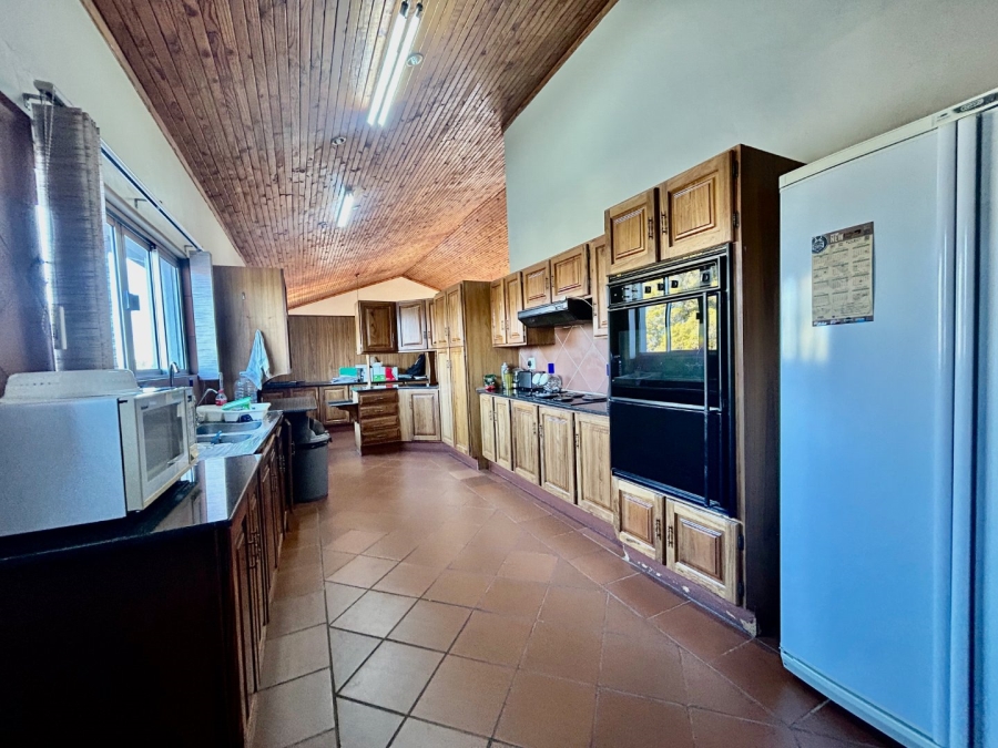 6 Bedroom Property for Sale in Schoemansville North West